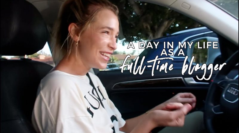 Day in My Life as a Blogger | Work, New Tattoo, Blogging Tips!