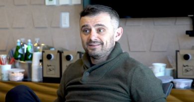 How to Sell Anything on Facebook and Instagram | 4Ds Consultation with Gary Vaynerchuk